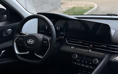 Hyundai Elantra, 2024 год, 2 080 000 рублей, 13 фотография