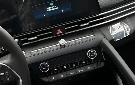 Hyundai Elantra, 2024 год, 2 080 000 рублей, 18 фотография