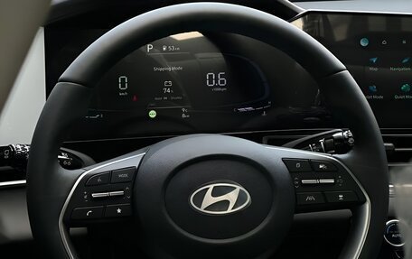 Hyundai Elantra, 2024 год, 2 080 000 рублей, 12 фотография