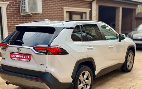 Toyota RAV4, 2021 год, 4 000 000 рублей, 7 фотография