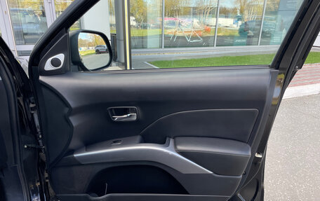 Mitsubishi Outlander III рестайлинг 3, 2008 год, 1 100 000 рублей, 17 фотография