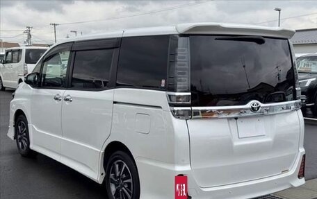 Toyota Voxy III, 2021 год, 1 784 000 рублей, 4 фотография