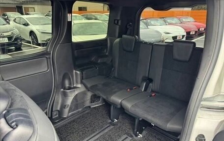 Toyota Voxy III, 2021 год, 1 784 000 рублей, 19 фотография