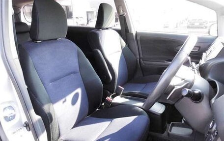 Toyota Wish II, 2017 год, 1 197 000 рублей, 10 фотография