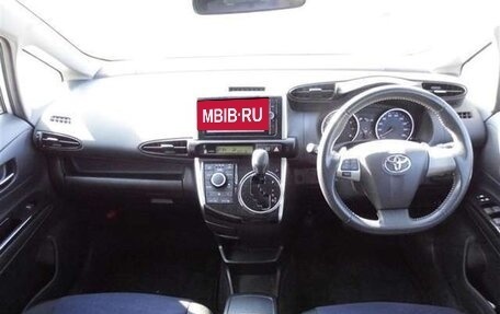 Toyota Wish II, 2017 год, 1 197 000 рублей, 9 фотография