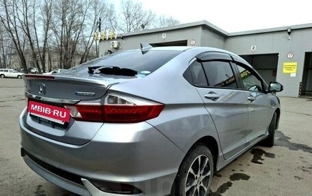 Honda Grace I, 2017 год, 1 025 000 рублей, 6 фотография