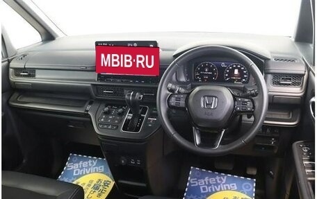 Honda Stepwgn, 2022 год, 2 045 000 рублей, 8 фотография