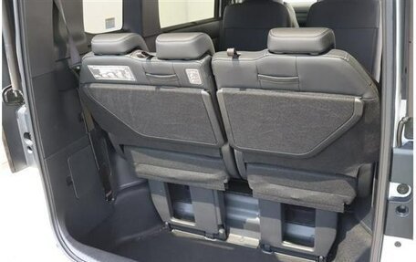 Honda Stepwgn, 2022 год, 2 045 000 рублей, 32 фотография