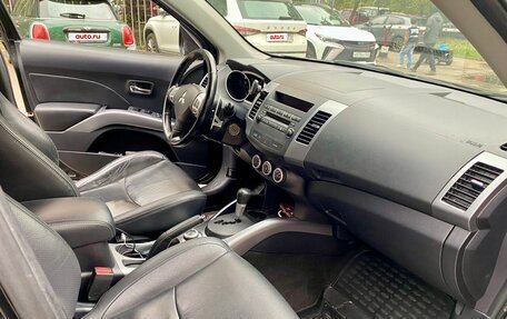 Mitsubishi Outlander III рестайлинг 3, 2008 год, 1 500 000 рублей, 13 фотография