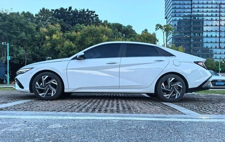 Hyundai Elantra, 2024 год, 1 650 000 рублей, 2 фотография