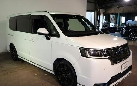 Honda Stepwgn, 2022 год, 2 065 000 рублей, 2 фотография