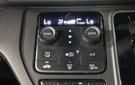 Honda Stepwgn, 2022 год, 2 065 000 рублей, 21 фотография