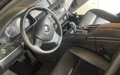 BMW 5 серия, 2010 год, 1 970 000 рублей, 13 фотография