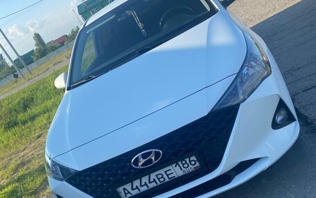 Hyundai Solaris II рестайлинг, 2020 год, 1 700 000 рублей, 1 фотография