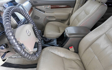 Toyota Land Cruiser Prado 120 рестайлинг, 2005 год, 2 199 000 рублей, 9 фотография