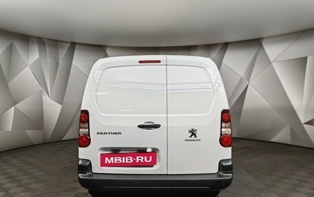 Peugeot Partner II рестайлинг 2, 2022 год, 2 029 000 рублей, 8 фотография