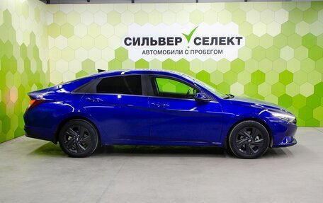 Hyundai Elantra, 2021 год, 2 100 000 рублей, 8 фотография