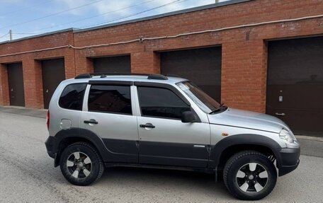 Chevrolet Niva I рестайлинг, 2010 год, 345 000 рублей, 5 фотография