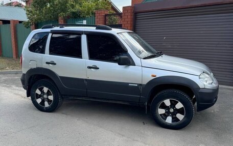 Chevrolet Niva I рестайлинг, 2010 год, 345 000 рублей, 4 фотография