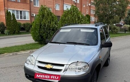 Chevrolet Niva I рестайлинг, 2010 год, 345 000 рублей, 2 фотография