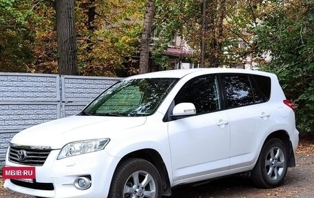 Toyota RAV4, 2011 год, 1 390 000 рублей, 2 фотография