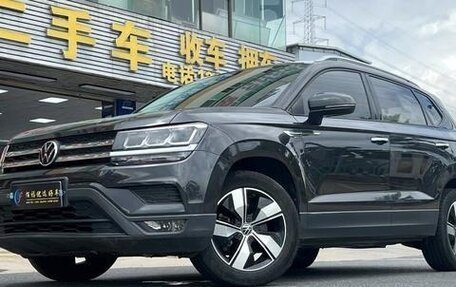 Volkswagen Tiguan II, 2021 год, 2 750 000 рублей, 1 фотография