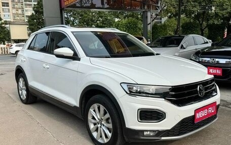 Volkswagen T-Roc I, 2021 год, 1 580 000 рублей, 1 фотография