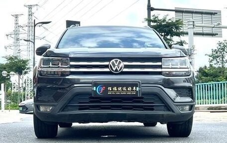 Volkswagen Tiguan II, 2021 год, 2 750 000 рублей, 2 фотография