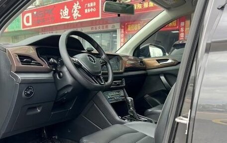 Volkswagen Tiguan II, 2021 год, 2 750 000 рублей, 8 фотография