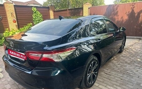 Toyota Camry, 2020 год, 3 300 000 рублей, 2 фотография