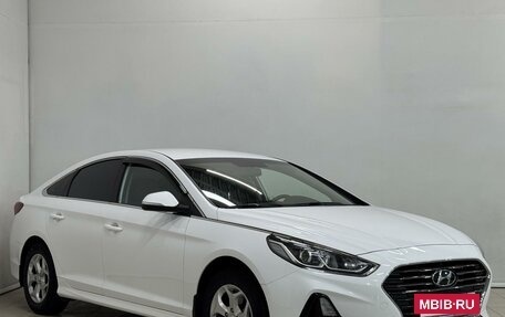 Hyundai Sonata VII, 2019 год, 1 999 000 рублей, 10 фотография