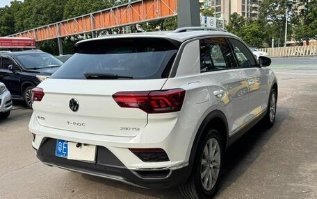 Volkswagen T-Roc I, 2021 год, 1 580 000 рублей, 4 фотография