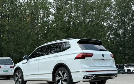 Volkswagen Tiguan II, 2022 год, 2 570 888 рублей, 7 фотография
