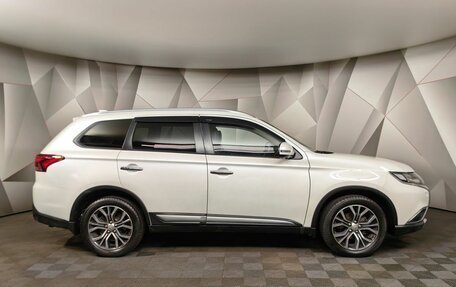 Mitsubishi Outlander III рестайлинг 3, 2018 год, 2 047 000 рублей, 6 фотография