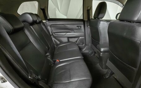 Mitsubishi Outlander III рестайлинг 3, 2018 год, 2 047 000 рублей, 16 фотография