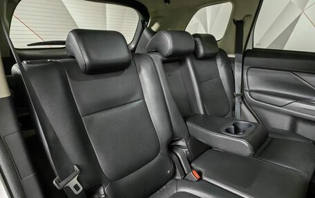 Mitsubishi Outlander III рестайлинг 3, 2018 год, 2 047 000 рублей, 17 фотография