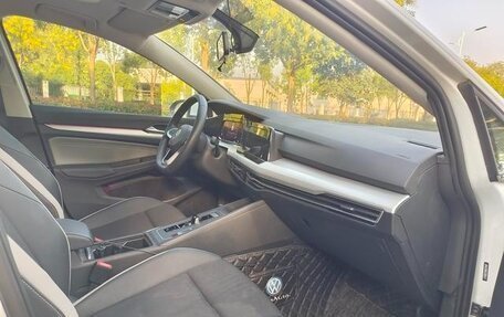 Volkswagen Golf VIII, 2021 год, 1 600 000 рублей, 11 фотография