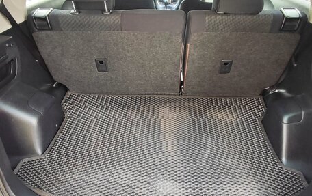 Toyota Ractis II, 2011 год, 1 100 000 рублей, 14 фотография