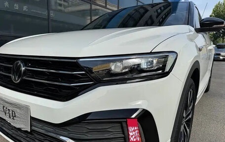 Volkswagen T-Roc I, 2022 год, 1 320 888 рублей, 3 фотография