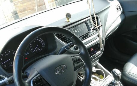Hyundai Solaris II рестайлинг, 2017 год, 980 000 рублей, 6 фотография