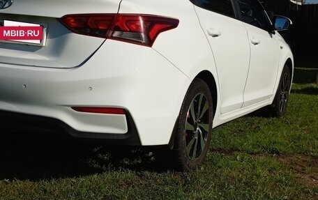 Hyundai Solaris II рестайлинг, 2017 год, 980 000 рублей, 3 фотография