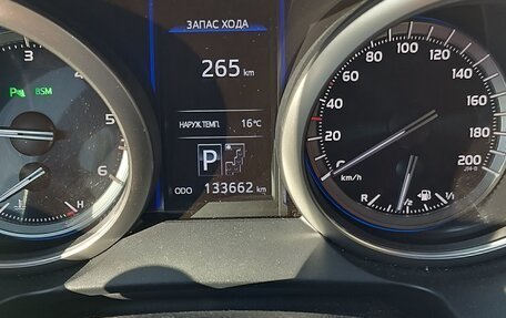 Toyota Land Cruiser Prado 150 рестайлинг 2, 2016 год, 4 250 000 рублей, 5 фотография