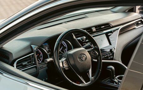 Toyota Camry, 2021 год, 2 395 000 рублей, 16 фотография