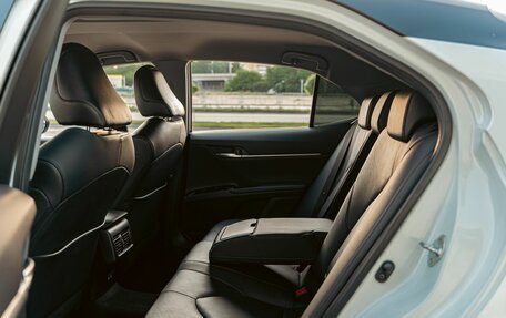 Toyota Camry, 2021 год, 2 395 000 рублей, 28 фотография