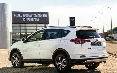 Toyota RAV4, 2018 год, 1 755 000 рублей, 4 фотография