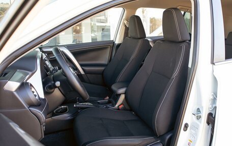 Toyota RAV4, 2018 год, 1 755 000 рублей, 11 фотография