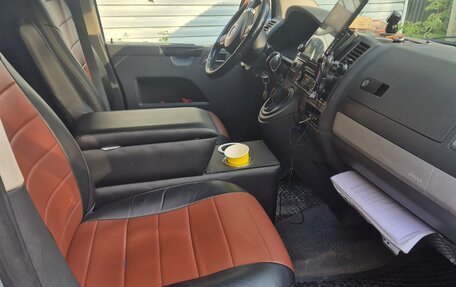 Volkswagen Caravelle T5, 2012 год, 3 000 000 рублей, 2 фотография