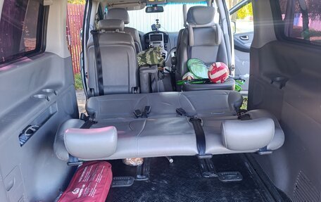 Hyundai H-1 II рестайлинг, 2012 год, 1 650 000 рублей, 14 фотография