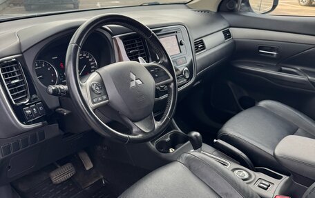Mitsubishi Outlander III рестайлинг 3, 2012 год, 1 375 000 рублей, 12 фотография