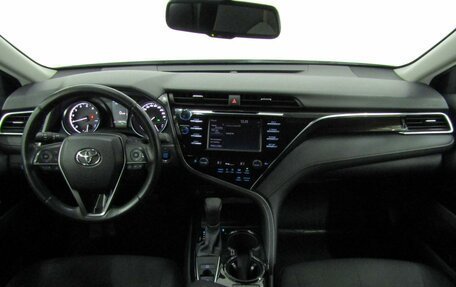 Toyota Camry, 2020 год, 2 520 000 рублей, 17 фотография